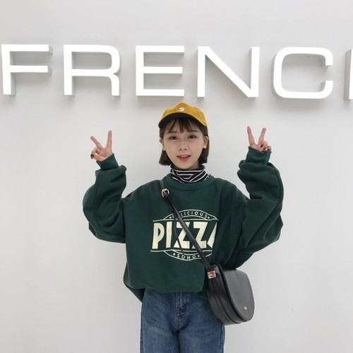 Γυναικεία αθλητικά ρούχα με ευρύ μοτίβο