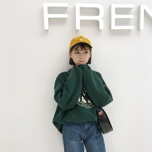 Γυναικεία αθλητικά ρούχα με ευρύ μοτίβο