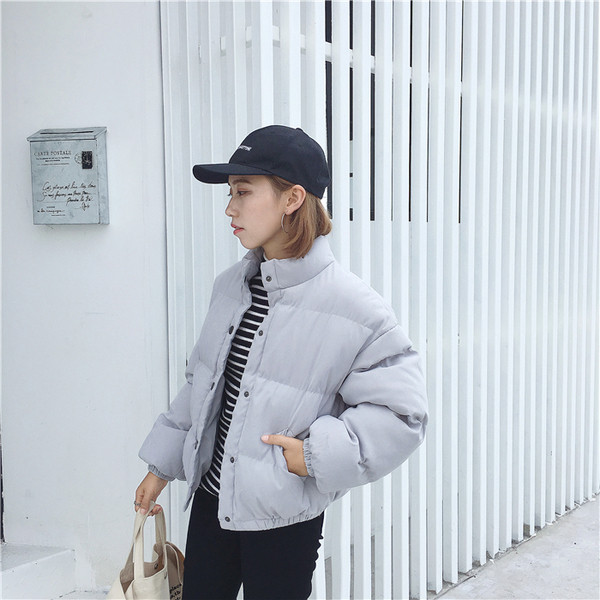 Αθλητικό γυναικείο μπουφάν με καθαρό μοτίβο σε τρία χρώματα