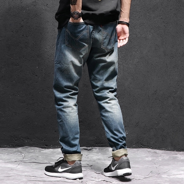 Καθημερινά καθαρισμένα τζιν ανδρών