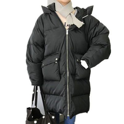 Μακρύ παχύ θηλυκό σακάκι σε ευρύ μοτίβο