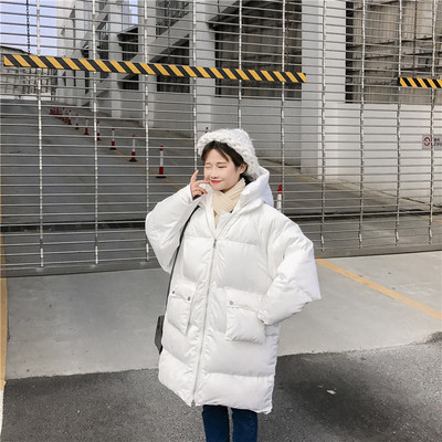 Μακρύ παχύ θηλυκό σακάκι σε ευρύ μοτίβο