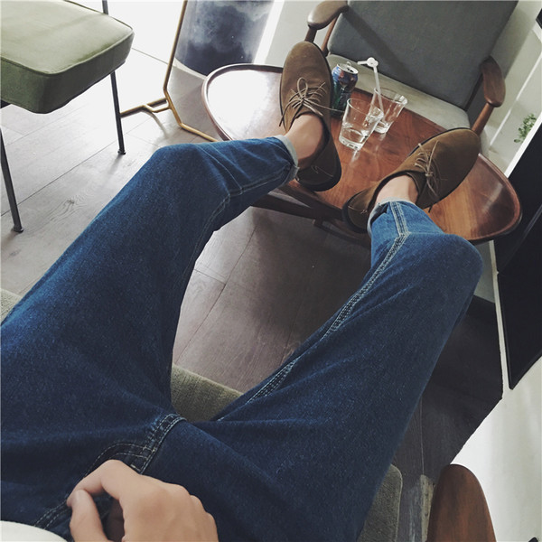 Κομψά τζιν ανδρικά σε σκούρο χρώμα