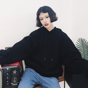 Καθημερινή κυρία μπλούζα με χρωματιστά μανίκια και κεντήματα