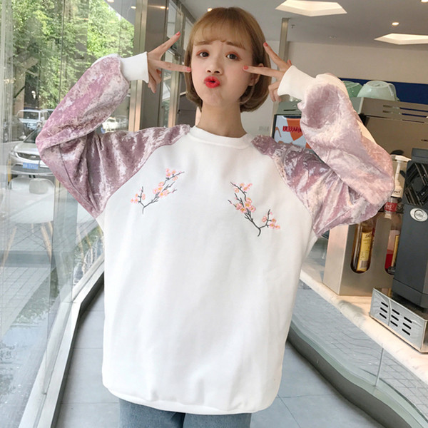 Καθημερινή κυρία μπλούζα με χρωματιστά μανίκια και κεντήματα