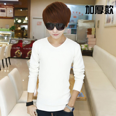 Κομψό πουλόβερ των ανδρών από το λεπτό πλέξιμο σε διάφορα χρώματα