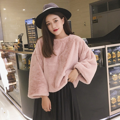 Плюшен широк дамски пуловер в бял и розов цвят