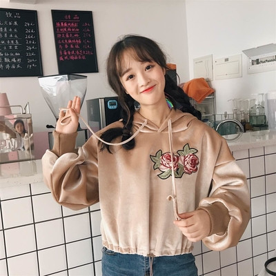 Κομψή γυναικεία φούτερ με κουκούλα και κεντήματα