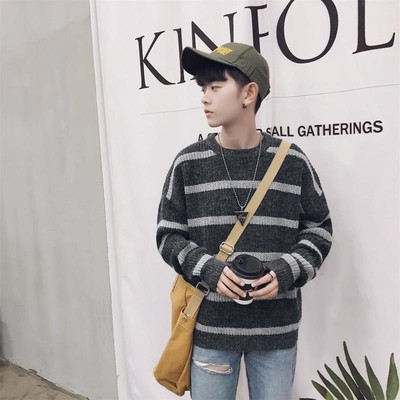 Πλεκτό πουλόβερ για άνδρες σε σκούρα χρώματα, κατάλληλο για καθημερινή ζωή