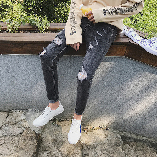 Κομψά τζιν ανδρικά σε μπάλες HIT μοτίβο σε σκούρο χρώμα