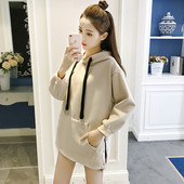 Αθλητικό casual μπλούζα για κυρίες με κουκούλα και μεγάλες μεταλλικές ζώνες σε δύο χρώματα