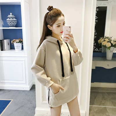 Αθλητικό casual μπλούζα για κυρίες με κουκούλα και μεγάλες μεταλλικές ζώνες σε δύο χρώματα