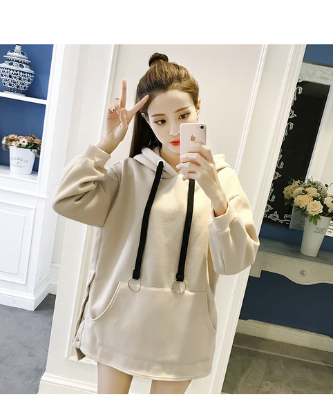 Αθλητικό casual μπλούζα για κυρίες με κουκούλα και μεγάλες μεταλλικές ζώνες σε δύο χρώματα