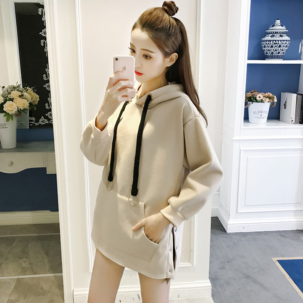 Αθλητικό casual μπλούζα για κυρίες με κουκούλα και μεγάλες μεταλλικές ζώνες σε δύο χρώματα