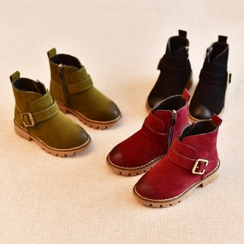 Κομψές παιδικές μπότες για κορίτσια με ιμάντα σε τρία χρώματα