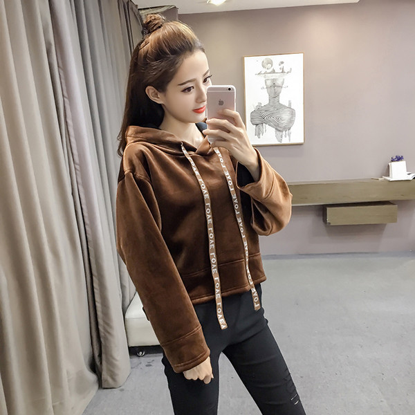 Μαλακό και ζεστό βελούδινο φούτερ με κουκούλα σε περίπλοκο σχέδιο σε τρία χρώματα