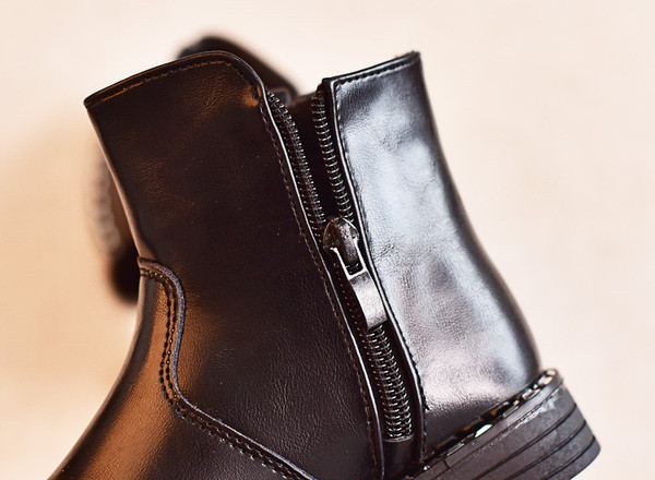 Περιστασιακές παιδικές μπότες για κορίτσια με χνούδι, μαύρα και κόκκινα