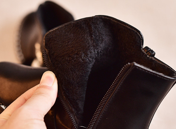 Περιστασιακές παιδικές μπότες για κορίτσια με χνούδι, μαύρα και κόκκινα