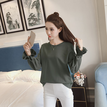 Καθαρό πουλόβερ με κολάρο σε σχήμα O με διακοσμητική μέση σε δύο χρώματα
