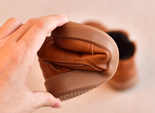 Χειμωνιάτικες μπότες για κορίτσια με πλαϊνό φερμουάρ, σε τρία χρώματα