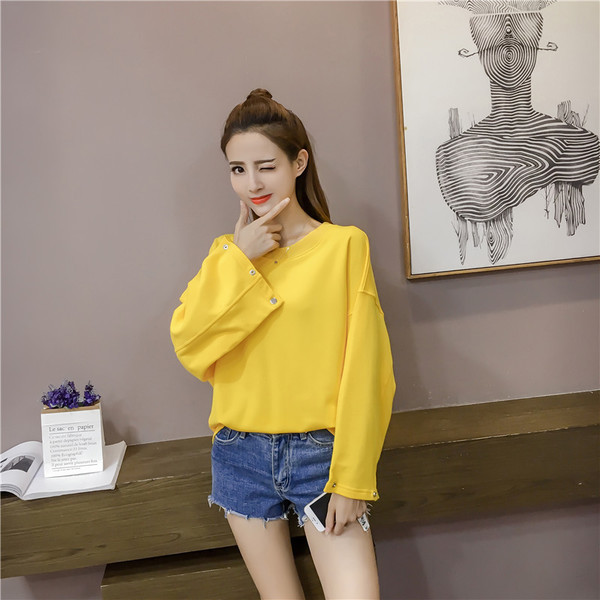 Ежедневен изчистен пуловер в широк модел в два цвята