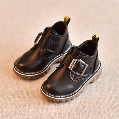 Παιδικά αγόρια για αγόρια σε τρία χρώματα