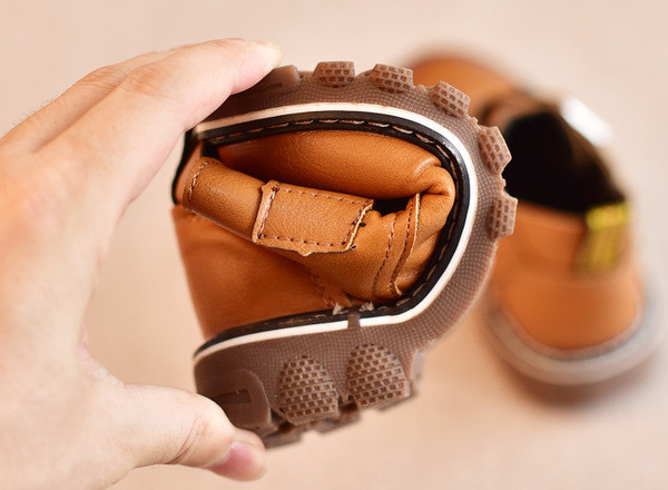 Παιδικά αγόρια για αγόρια σε τρία χρώματα