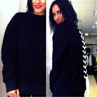 Γυναικεία φούτερ με πλήρες μπλούζα με γκρι, μαύρο και κόκκινο χρώμα