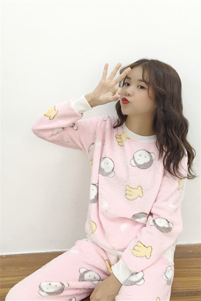 Ζεστές γυναικείες πιτζάμες με εικόνες