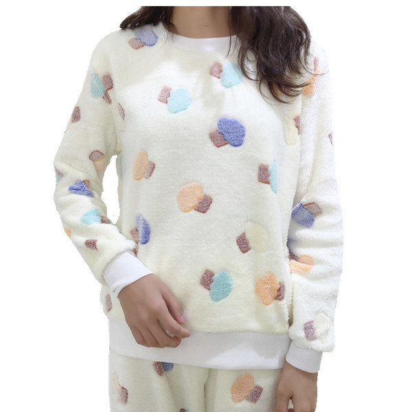 Ζεστές γυναικείες πιτζάμες με εικόνες