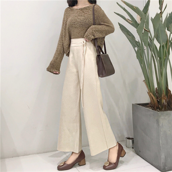 Γυναικεία παντελόνια σε ευρύ μοτίβο με υψηλή μέση