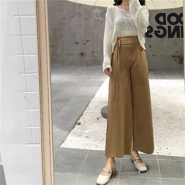 Γυναικεία παντελόνια σε ευρύ μοτίβο με υψηλή μέση