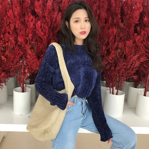 Скъсен плетен дамски пуловер с О-образна яка и в два цвята