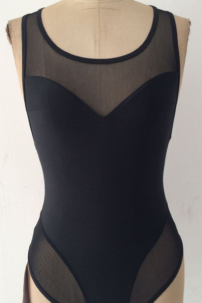 Σέξυ κυρίες σώμα με ένα πλέγμα σε δύο χρώματα