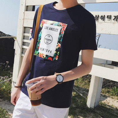 Τριαντάφυλλο άνδρας με πολύχρωμη εφαρμογή και σκούρο μπλε, λευκό και μαύρο χρώμα