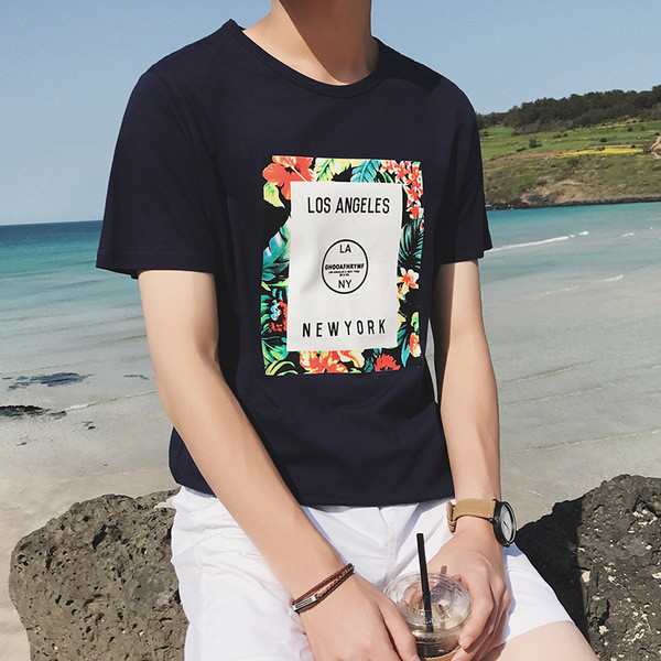 Τριαντάφυλλο άνδρας με πολύχρωμη εφαρμογή και σκούρο μπλε, λευκό και μαύρο χρώμα