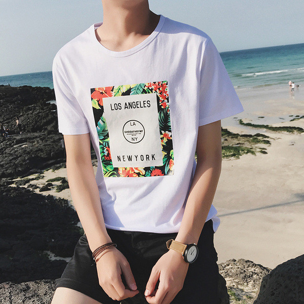 Τριαντάφυλλο άνδρας με πολύχρωμη εφαρμογή και σκούρο μπλε, λευκό και μαύρο χρώμα