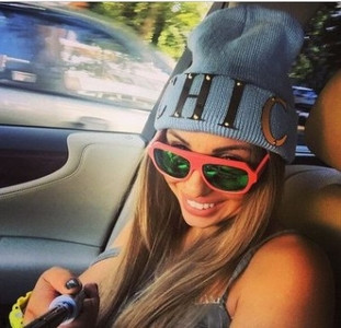 Χειμερινό καπέλο σε πολλά χρώματα και μεταλλική επιγραφή