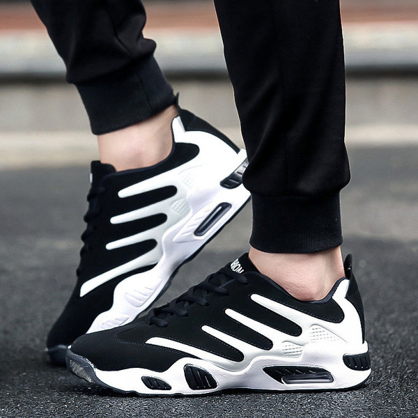 Μη τυπικά αρσενικά πάνινα παπούτσια σε χρώματα που ρέουν