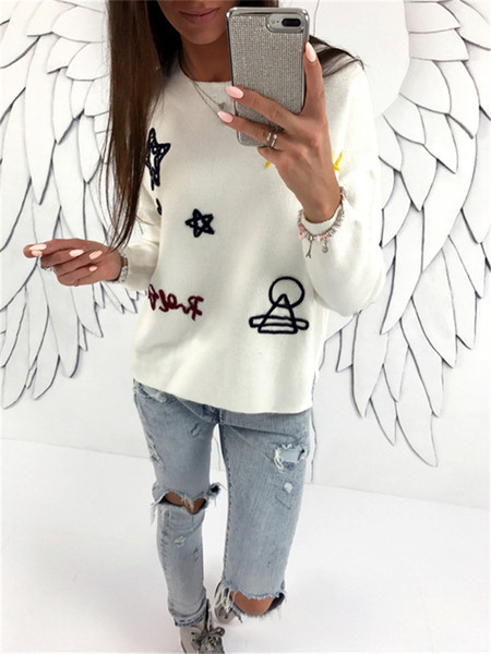 Стилен дамски пуловер с апликации