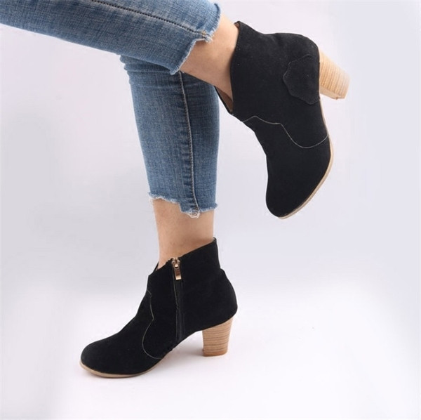 Ретро дамски боти на ток от еко велур