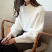 Απαλό πουλόβερ λεπτό πλέξιμο σε ένα ευρύ πρότυπο