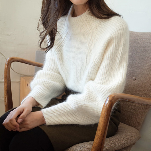 Απαλό πουλόβερ λεπτό πλέξιμο σε ένα ευρύ πρότυπο