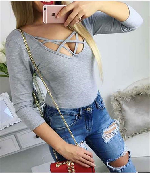 Ежедневно дамско боди с дълбоко деколте и ленти