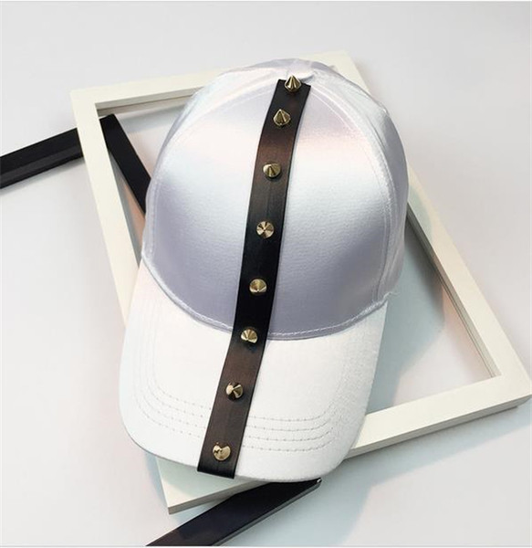 Κυρίες καπέλο σε πολλά χρώματα με χείλος