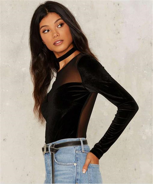 Плюшена дамска блуза с мрежа в черен цвят