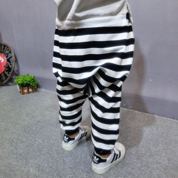 Ριγέ χειμωνιάτικες μπότες για αγόρια