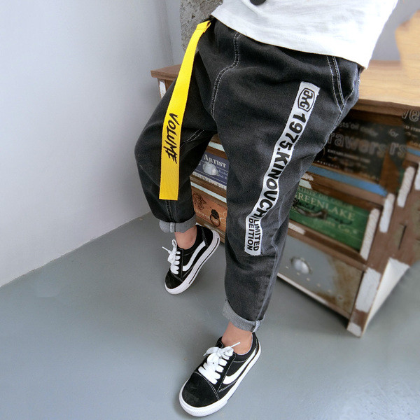 Σπορ-κομψά παιδικά παντελόνια σε σκούρο χρώμα