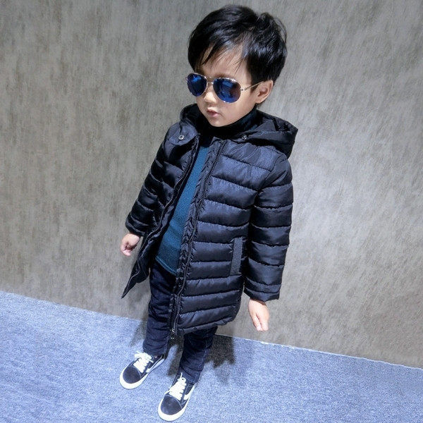 Σπορ-κομψό μακρύ μανίκι χειμωνιάτικο μοντέλο με κουκούλα για δύο αγόρια