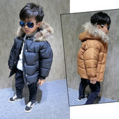 Спортно-елегантно детско мъжко яке в широк модел с копчета и качулка с обемен пух в два цвята